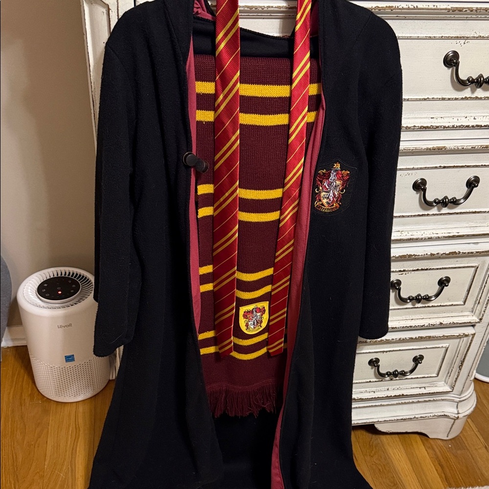 Harry Potter Gryffindor 3 Piece Set Black Robe with Tie and Yellow Striped Scarf